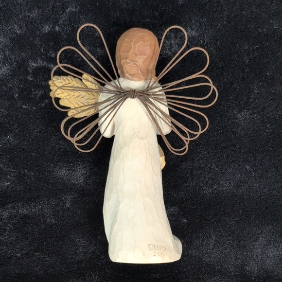 Willow Tree Angel with Cream Gown and Gold Wheat - Picture 2 of 4
